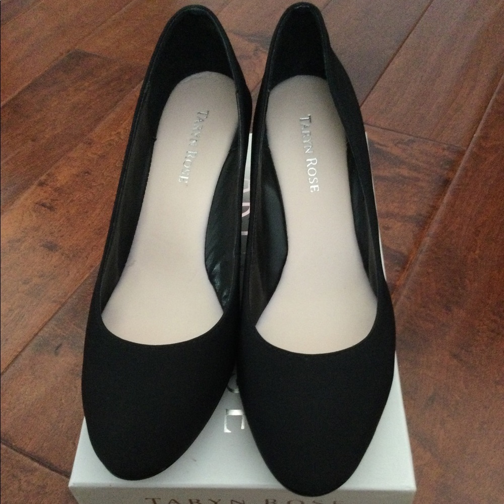 Taryn Rose Black Wedge Size 8